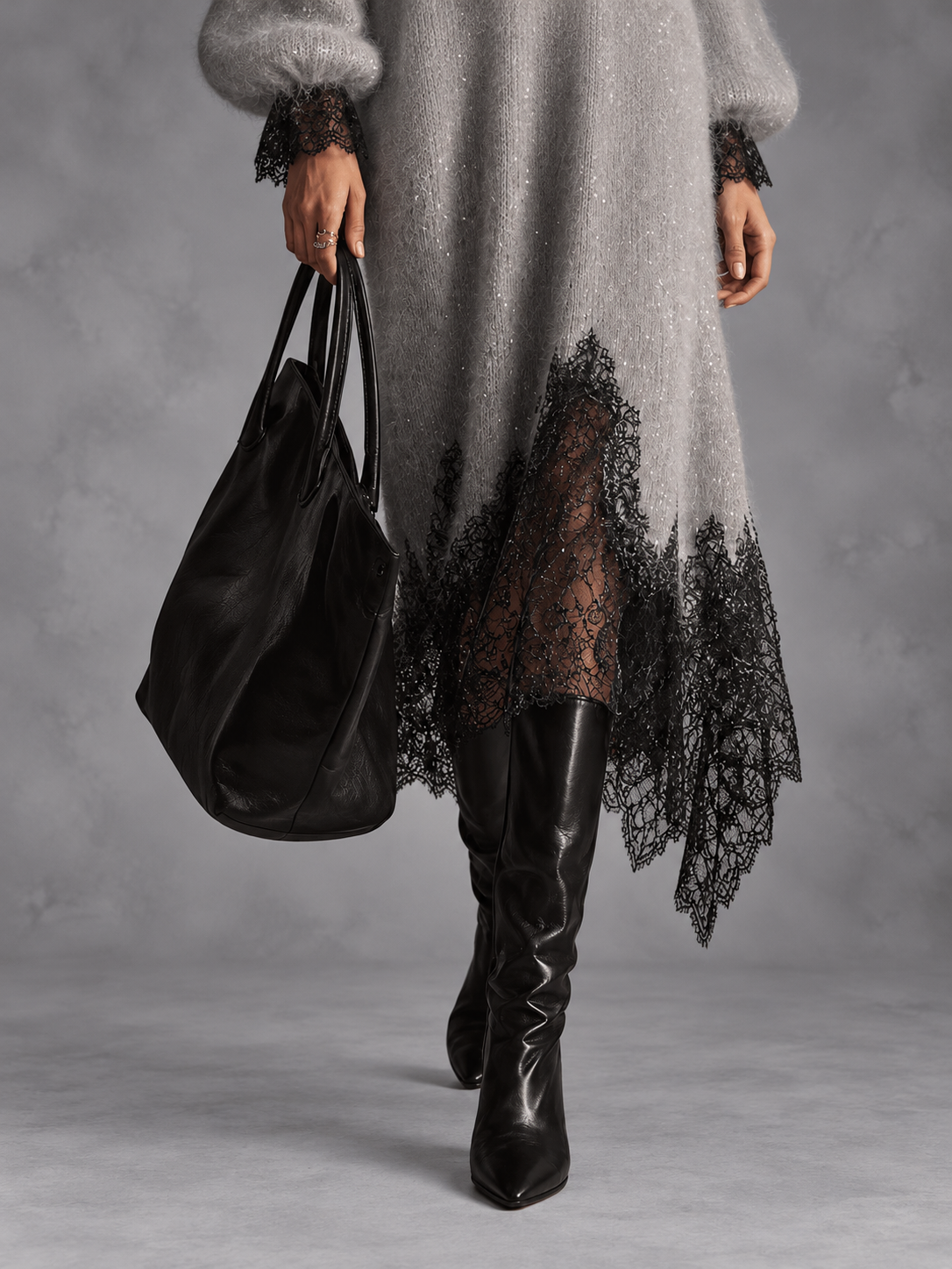 MIRALDA | Vestido de Punto Gris con Bajo Asimétrico de Encaje