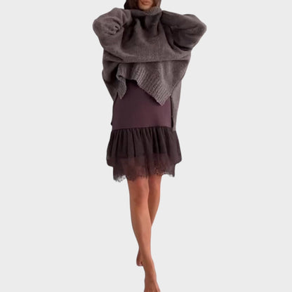 ELISA | Conjunto de Jersey Oversize y Vestido Lencero con Bajo de Encaje