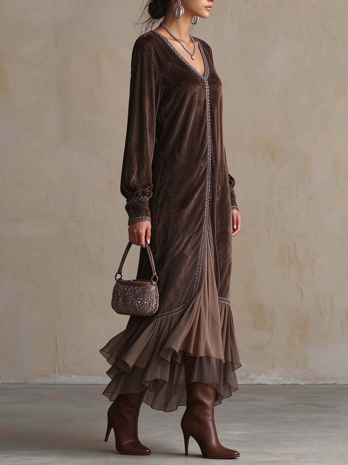 EVA | Vestido Midi Evasé de Antelina Marrón con Escote en V