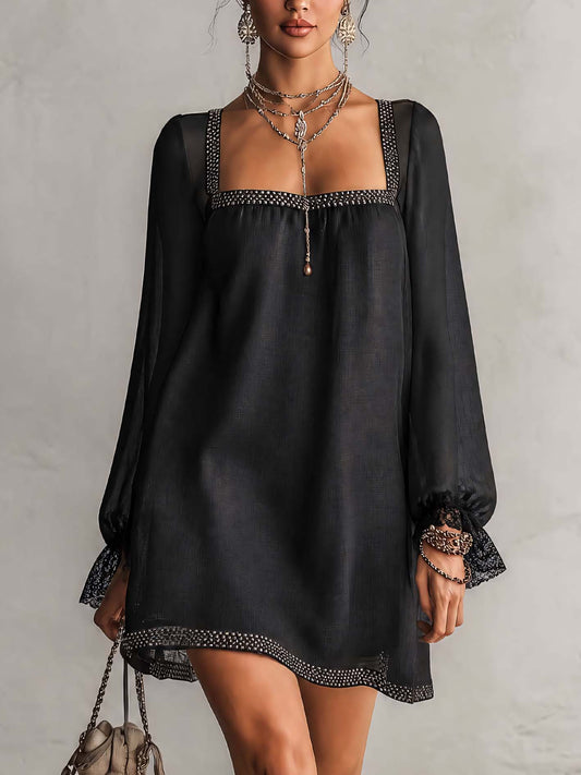 ARANTXA | Minivestido Negro con Escote Cuadrado, Strass y Puños de Encaje