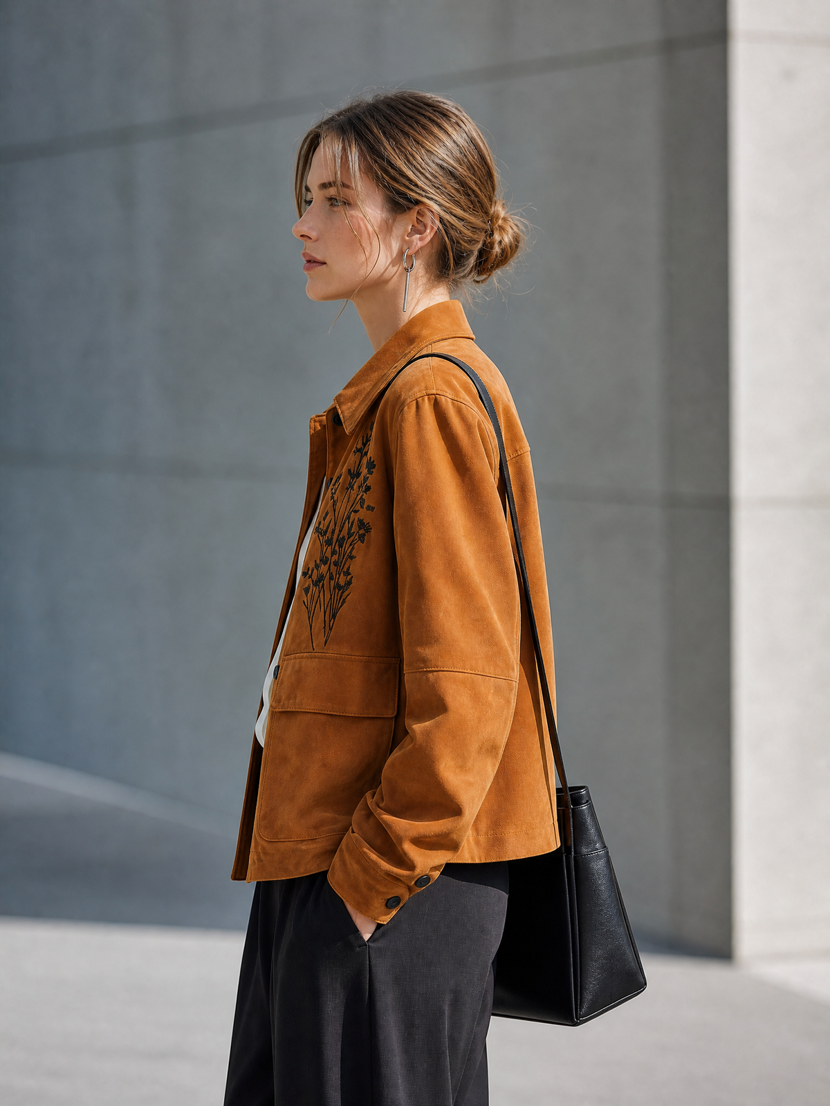 VIRGINIA | Chaqueta de Antelina con Bordado Floral