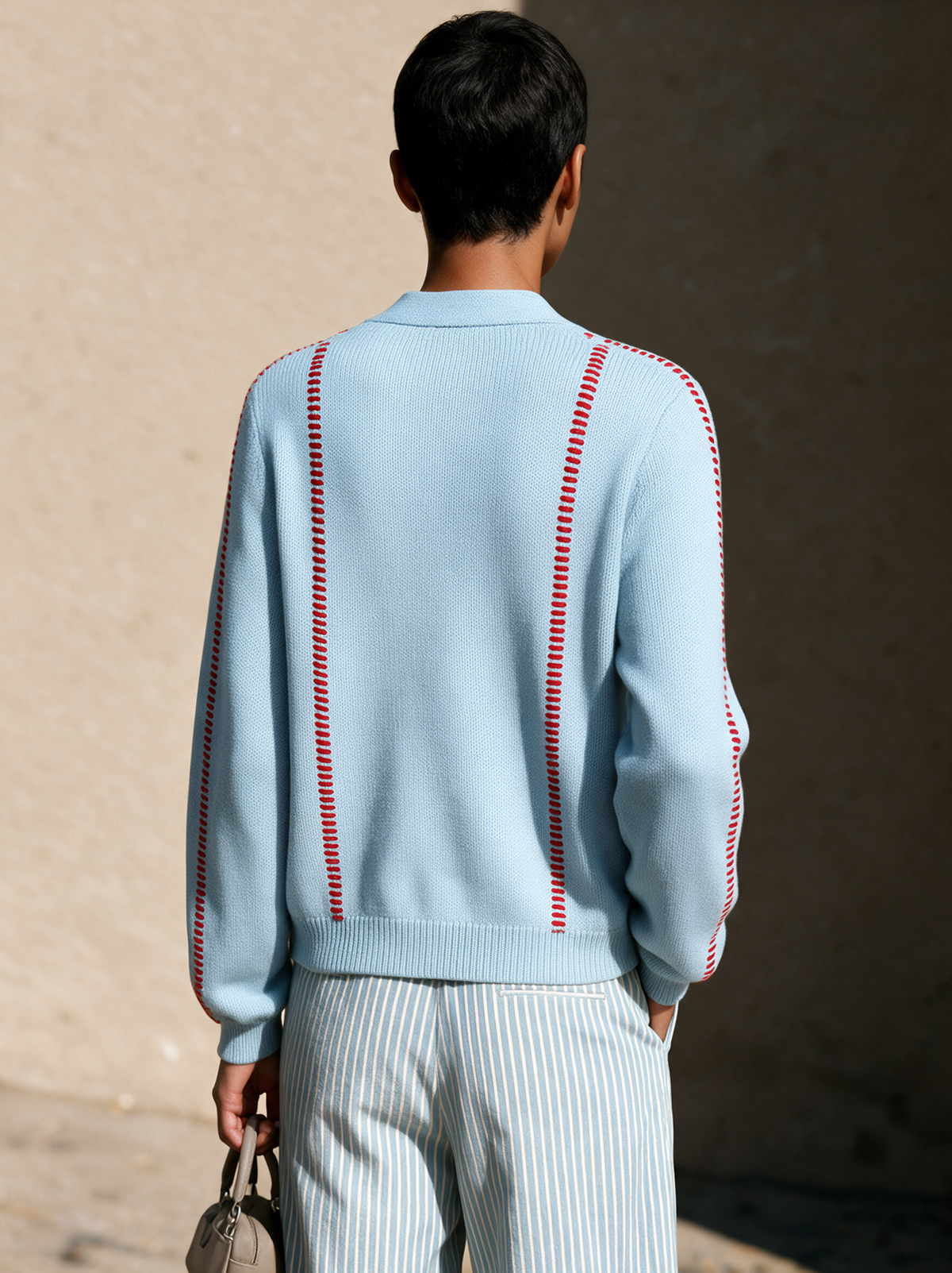 SARA | Chaqueta de Punto con Costuras en Contraste y Escote en V