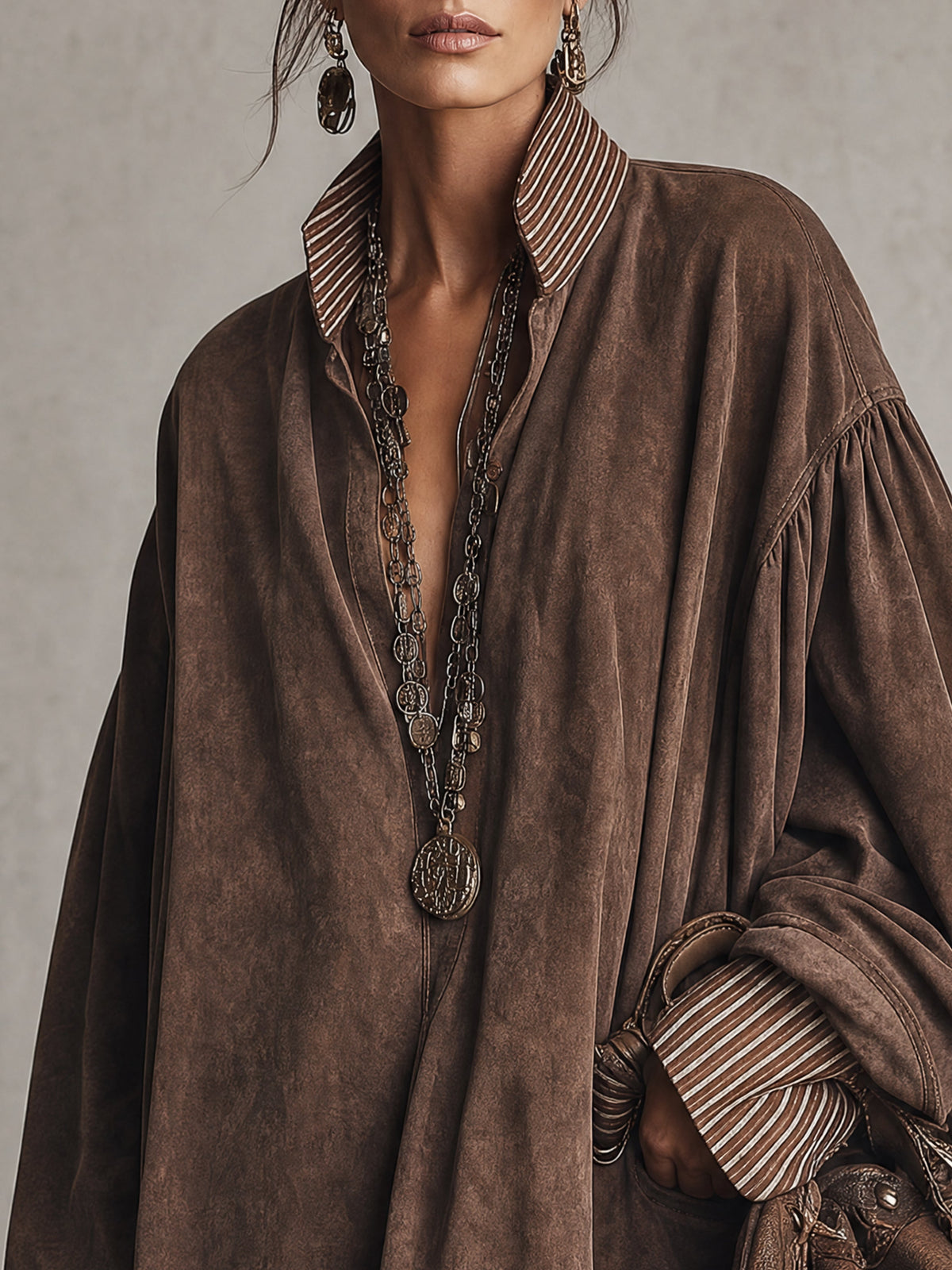 AUXILIADORA | Minivestido Camisero Oversize Efecto Ante con Cuello de Rayas