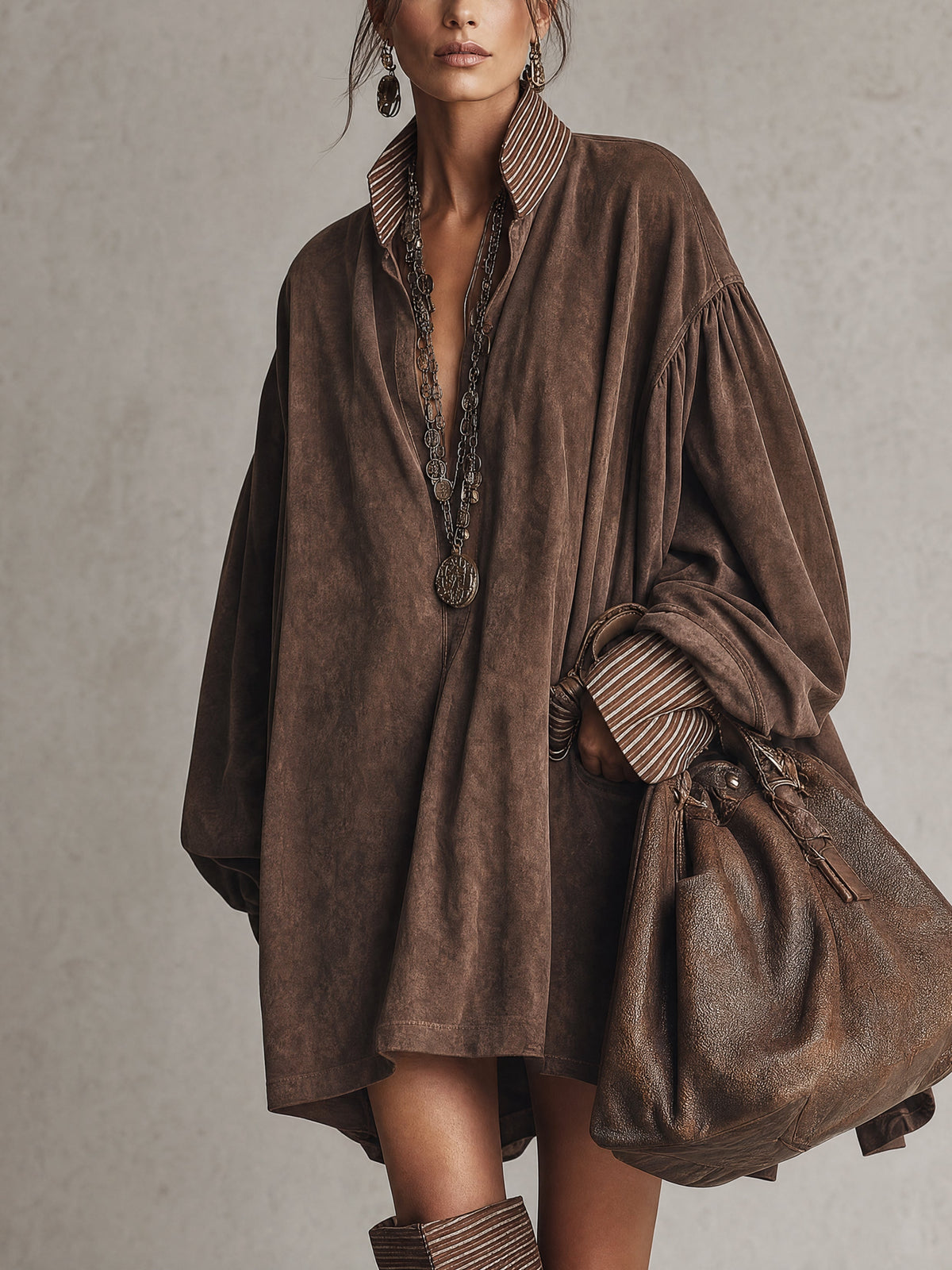 AUXILIADORA | Minivestido Camisero Oversize Efecto Ante con Cuello de Rayas