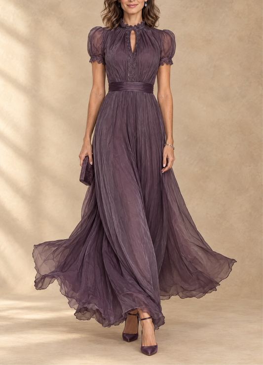VICENTA | Vestido Largo con Cuello Alto, Abertura en Gota y Cintura Fruncida