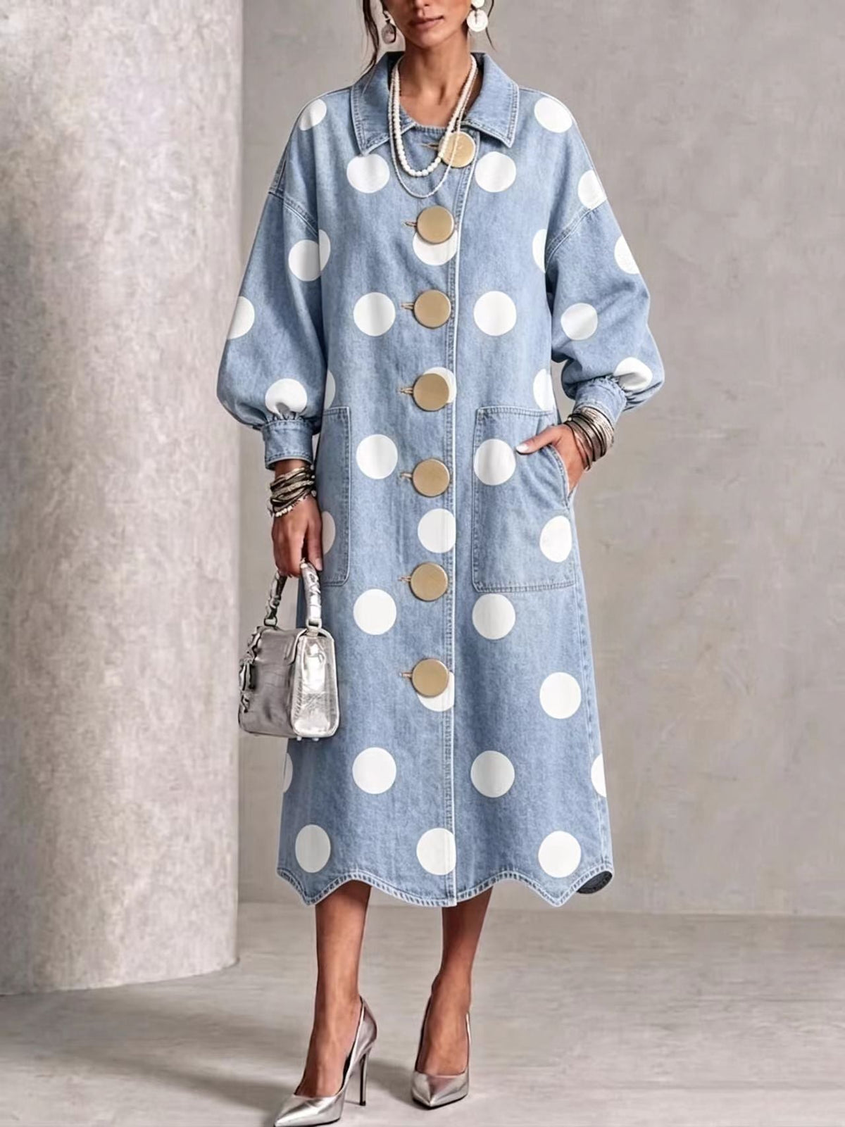 OFELIA | Vestido Midi Vaquero de Lunares con Botones Dorados