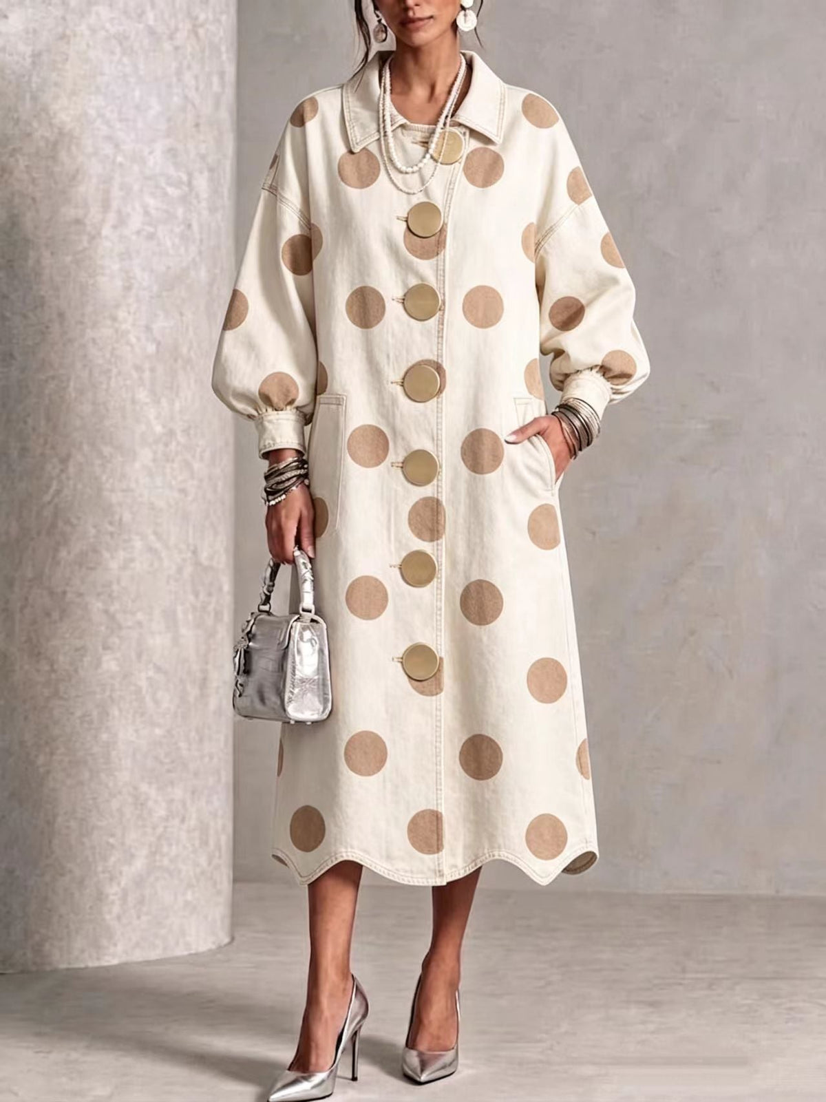 OFELIA | Vestido Midi Vaquero de Lunares con Botones Dorados