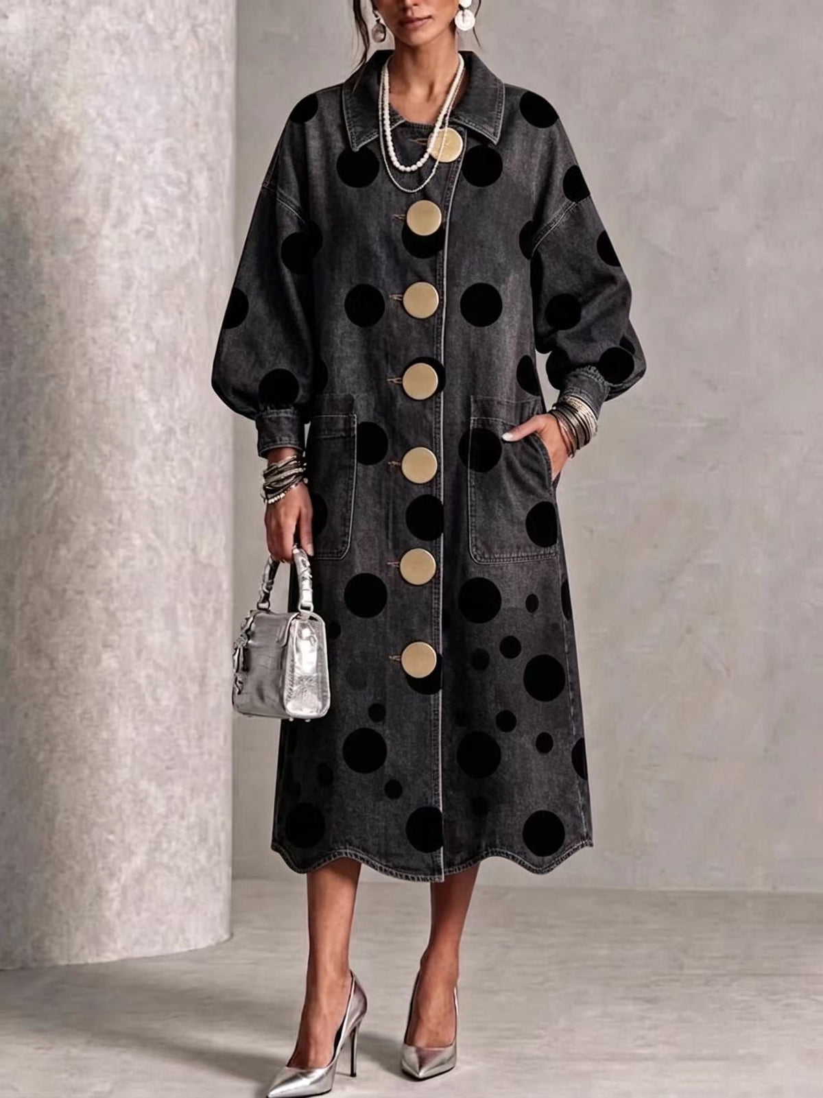 OFELIA | Vestido Midi Vaquero de Lunares con Botones Dorados