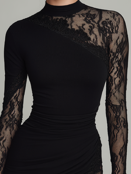 CINTIA | Minivestido Negro con Cuello Alto e Inserciones de Encaje Asimétricas