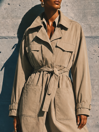ROSALÍA | Gabardina Beige con Bolsillos Utility y Cinturón