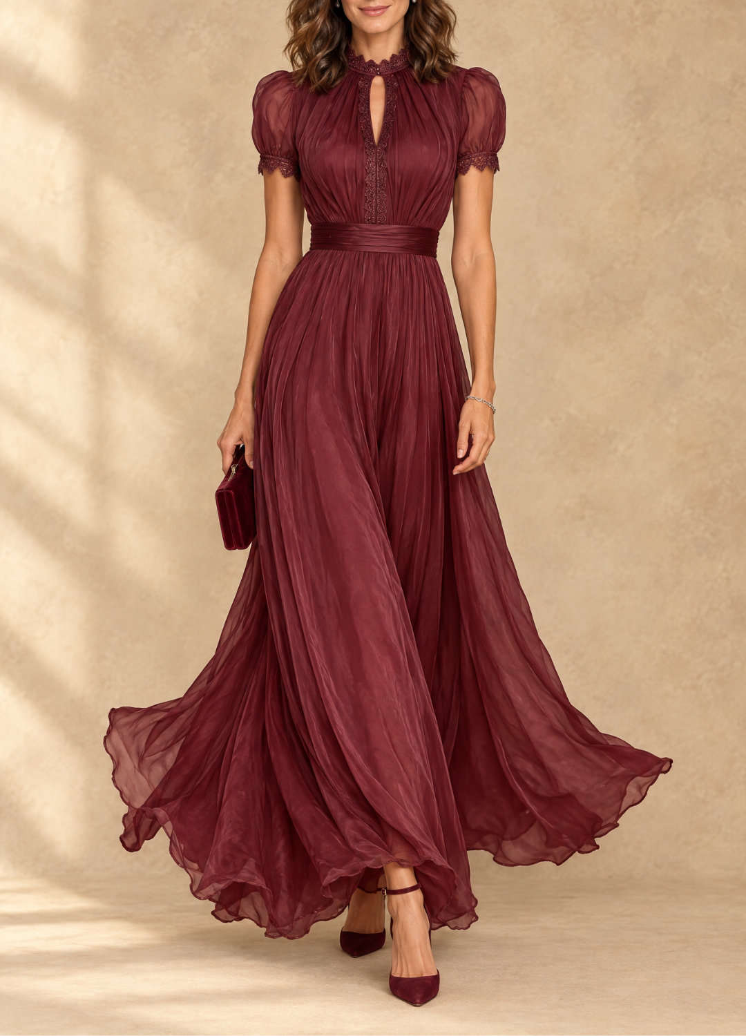 VICENTA | Vestido Largo con Cuello Alto, Abertura en Gota y Cintura Fruncida