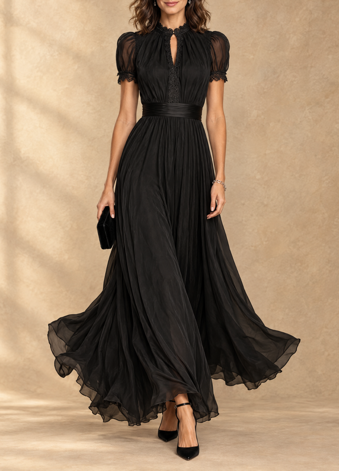 VICENTA | Vestido Largo con Cuello Alto, Abertura en Gota y Cintura Fruncida