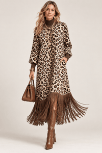 ANASTASIA | Vestido Midi de Leopardo con Cuello Alto y Bajo de Flecos