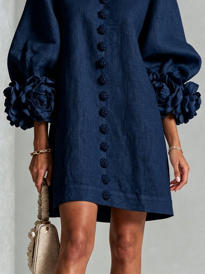 BERNARDA | Minivestido Azul Marino con Botones de Flor y Puños de Rosas