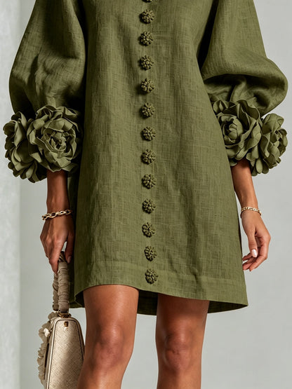 ANUNCIACIÓN | Minivestido Verde Oliva con Botones de Flor y Puños de Rosas