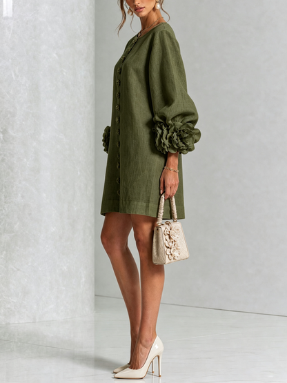 ANUNCIACIÓN | Minivestido Verde Oliva con Botones de Flor y Puños de Rosas