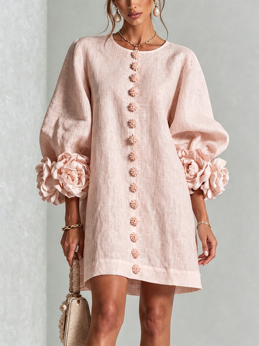 BRUNA | Minivestido Rosa con Botones de Flor y Puños de Rosas