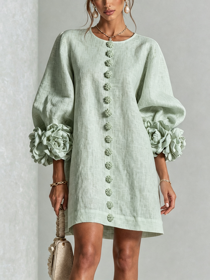 BIBIANA | Minivestido Verde Salvia con Botones de Flor y Puños de Rosas