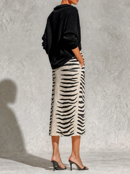 ALICIA | Conjunto Jersey con Cuello y Falda Midi de Cebra