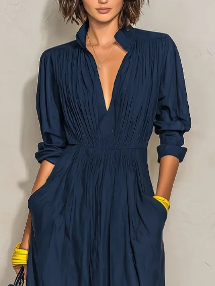 ELSA | Vestido Largo Plisado Azul Marino con Escote en V