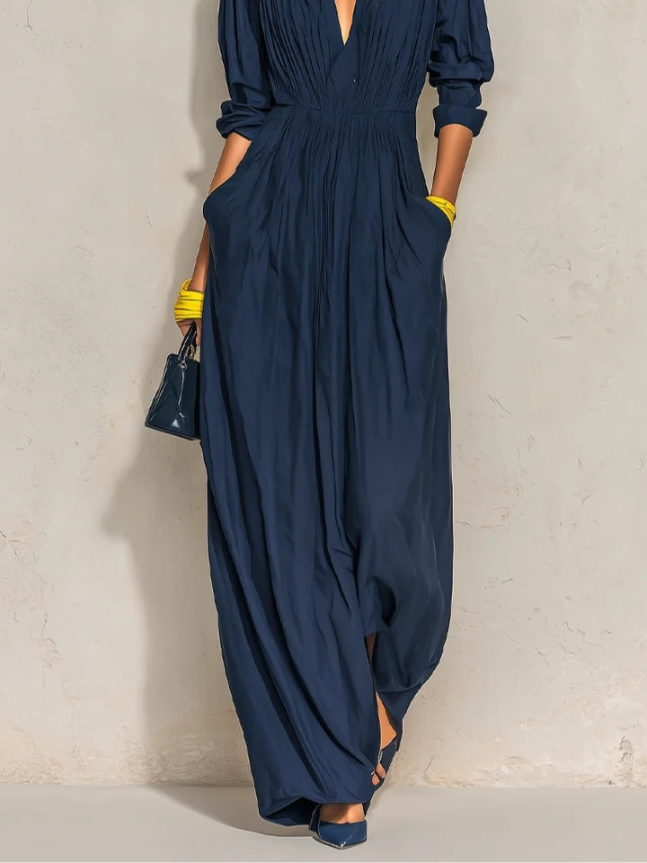 ELSA | Vestido Largo Plisado Azul Marino con Escote en V