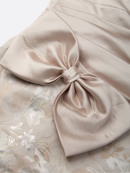 AITANA | Vestido Largo de un Solo Hombro de Raso con Lazo y Falda de Jacquard