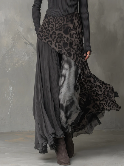 CORA | Vestido Largo Gris con Inserciones de Leopardo y Bajo Asimétrico