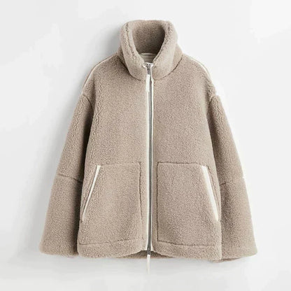 GERTRUDIS | Chaqueta Teddy Oversize con Cuello Alto