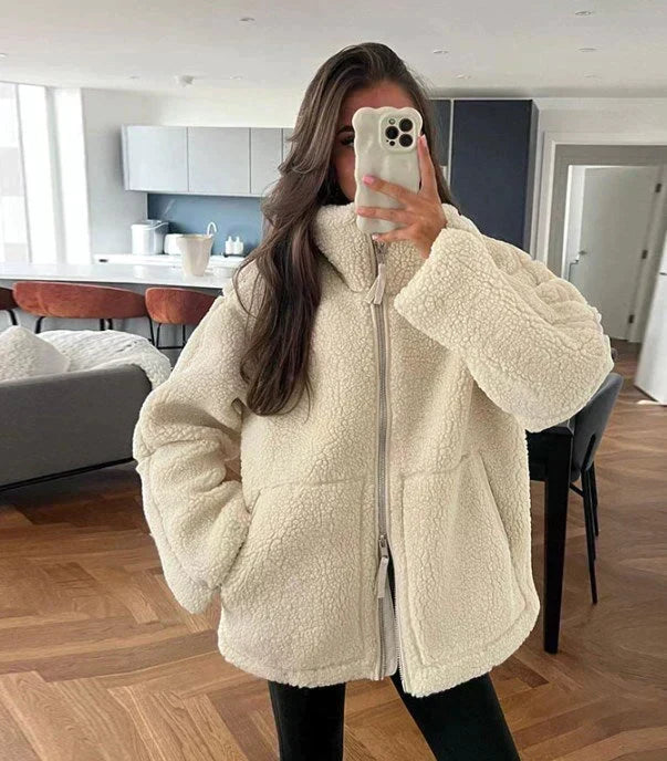 GERTRUDIS | Chaqueta Teddy Oversize con Cuello Alto
