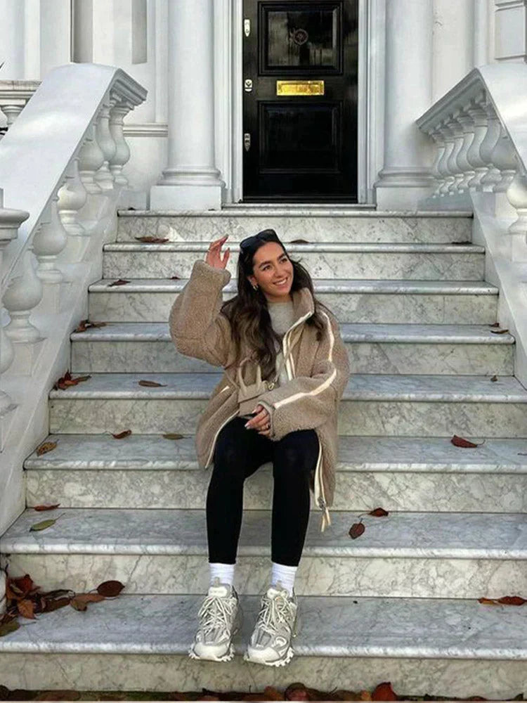 GERTRUDIS | Chaqueta Teddy Oversize con Cuello Alto