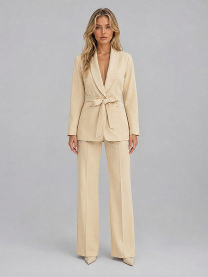 MAITANE | Conjunto de Dos Piezas con Blazer de Cuello Chal y Cinturón