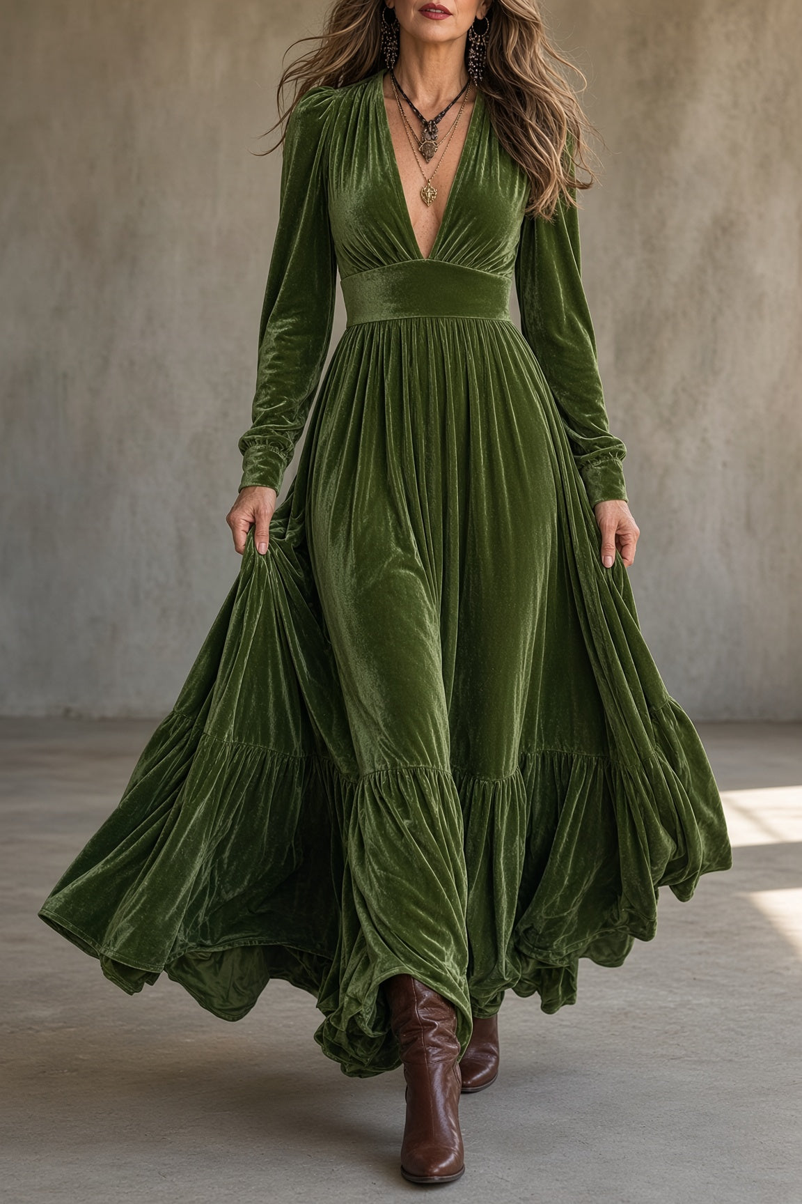 ÚRSULA | Vestido Largo de Terciopelo con Escote en V y Falda de Volante