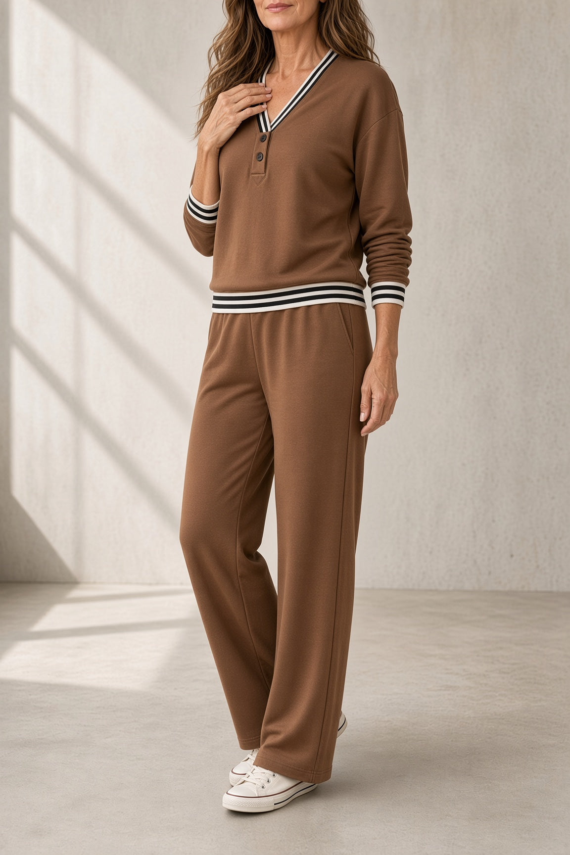 CIRA | Conjunto de Top con Escote de Pico y Pantalón Ancho con Rayas