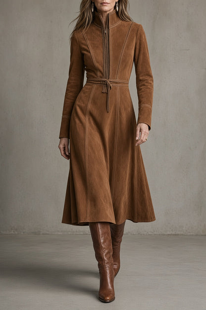 DESIRÉE | Vestido Midi Vintage con Cuello Alto, Cinturón y Costuras en Contraste