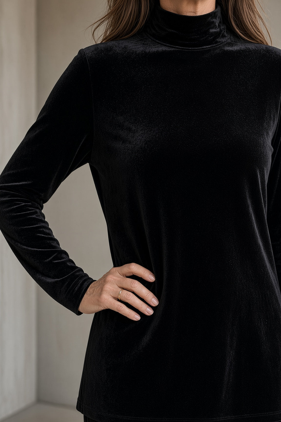 DAMARIS | Conjunto de Cuello Vuelto y Pantalón Ancho de Terciopelo