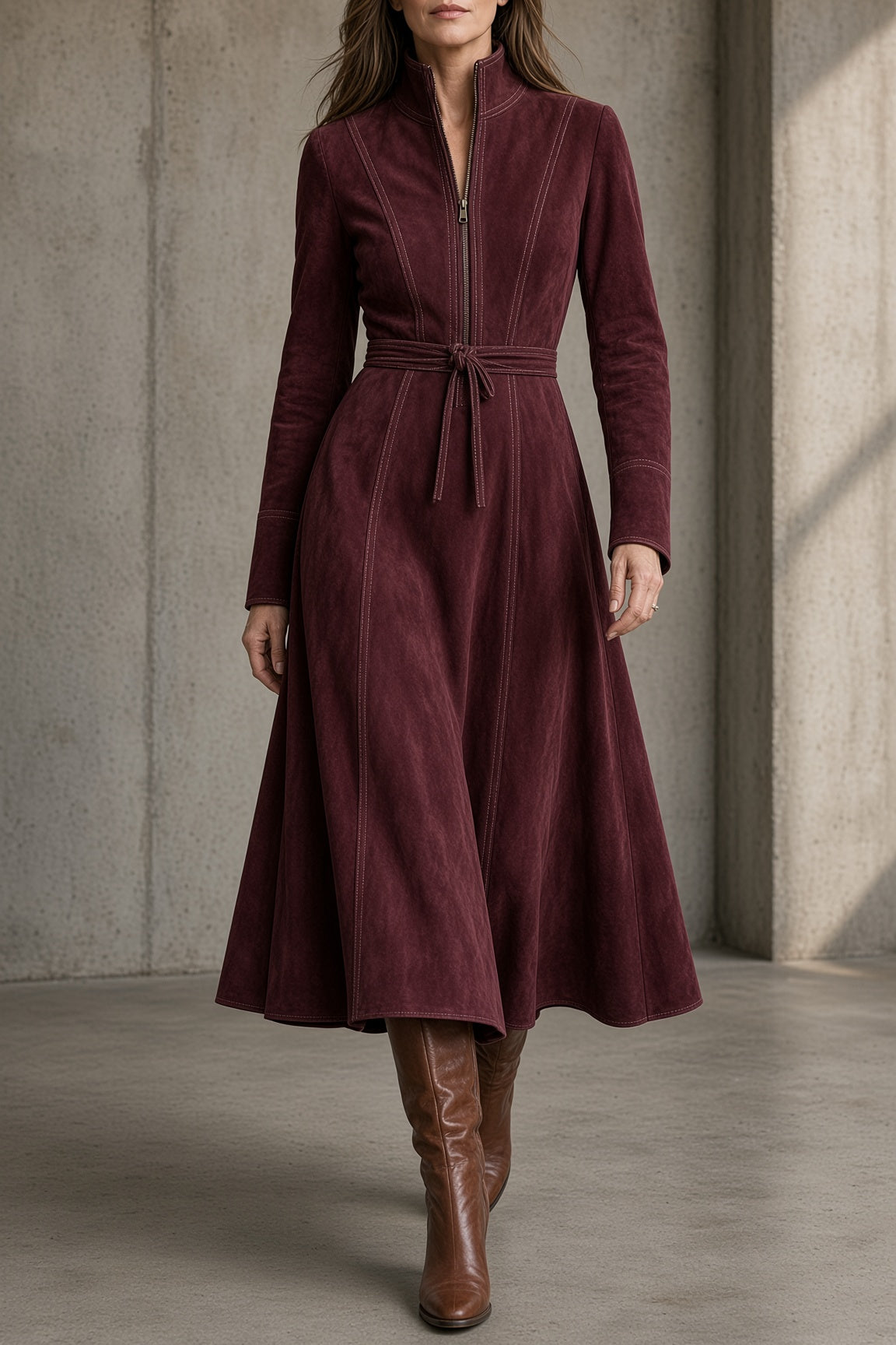 DESIRÉE | Vestido Midi Vintage con Cuello Alto, Cinturón y Costuras en Contraste