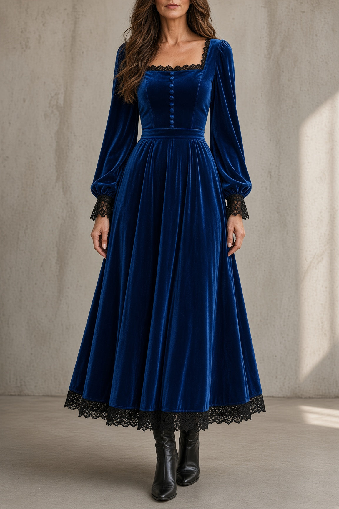 QUITERIA | Vestido Largo de Terciopelo con Escote Cuadrado y Encaje