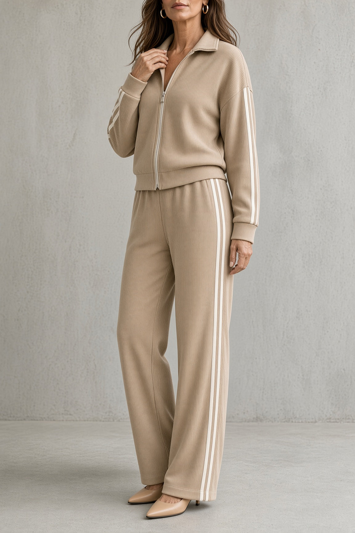 CONCHA | Conjunto de Top con Cremallera y Pantalón Ancho con Rayas Deportivas