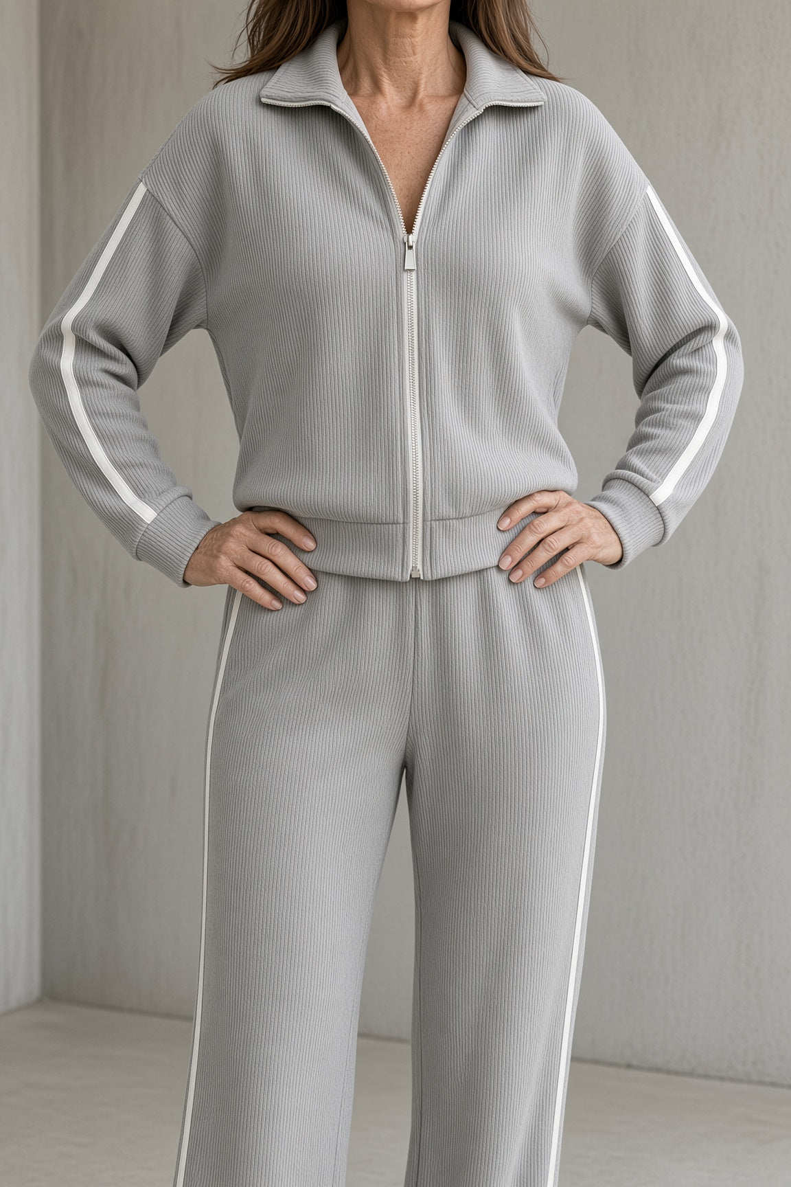 CONCHA | Conjunto de Top con Cremallera y Pantalón Ancho con Rayas Deportivas