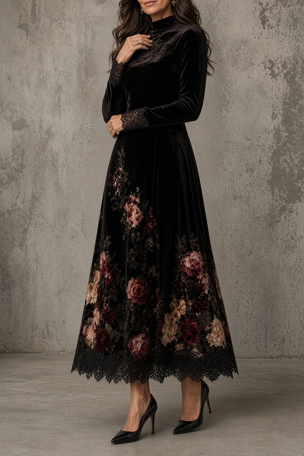 XANDRA | Vestido Largo de Terciopelo Negro con Flores y Encaje