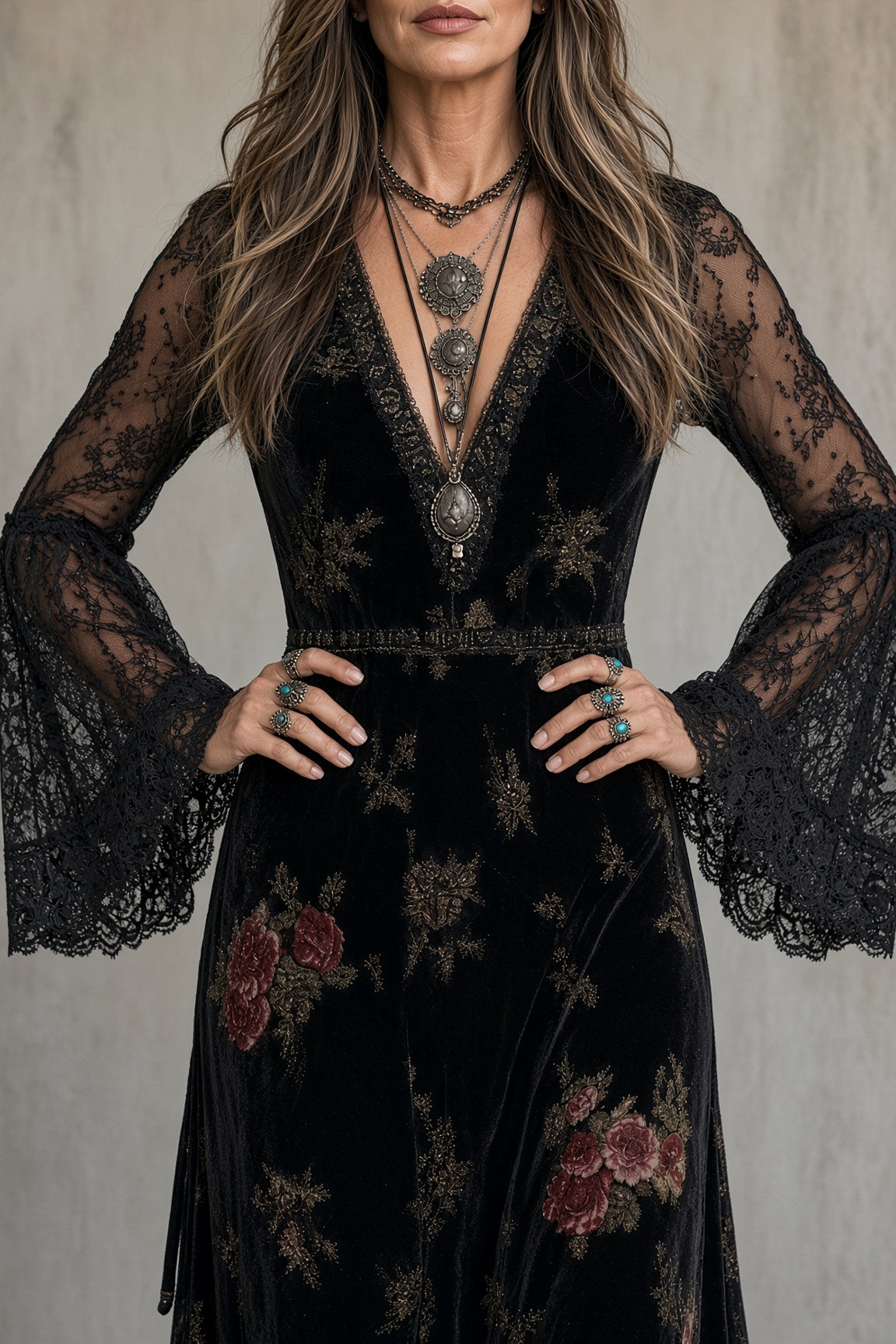 DEMETRIA | Vestido Largo de Terciopelo de Flores con Escote de Pico y Mangas de Encaje