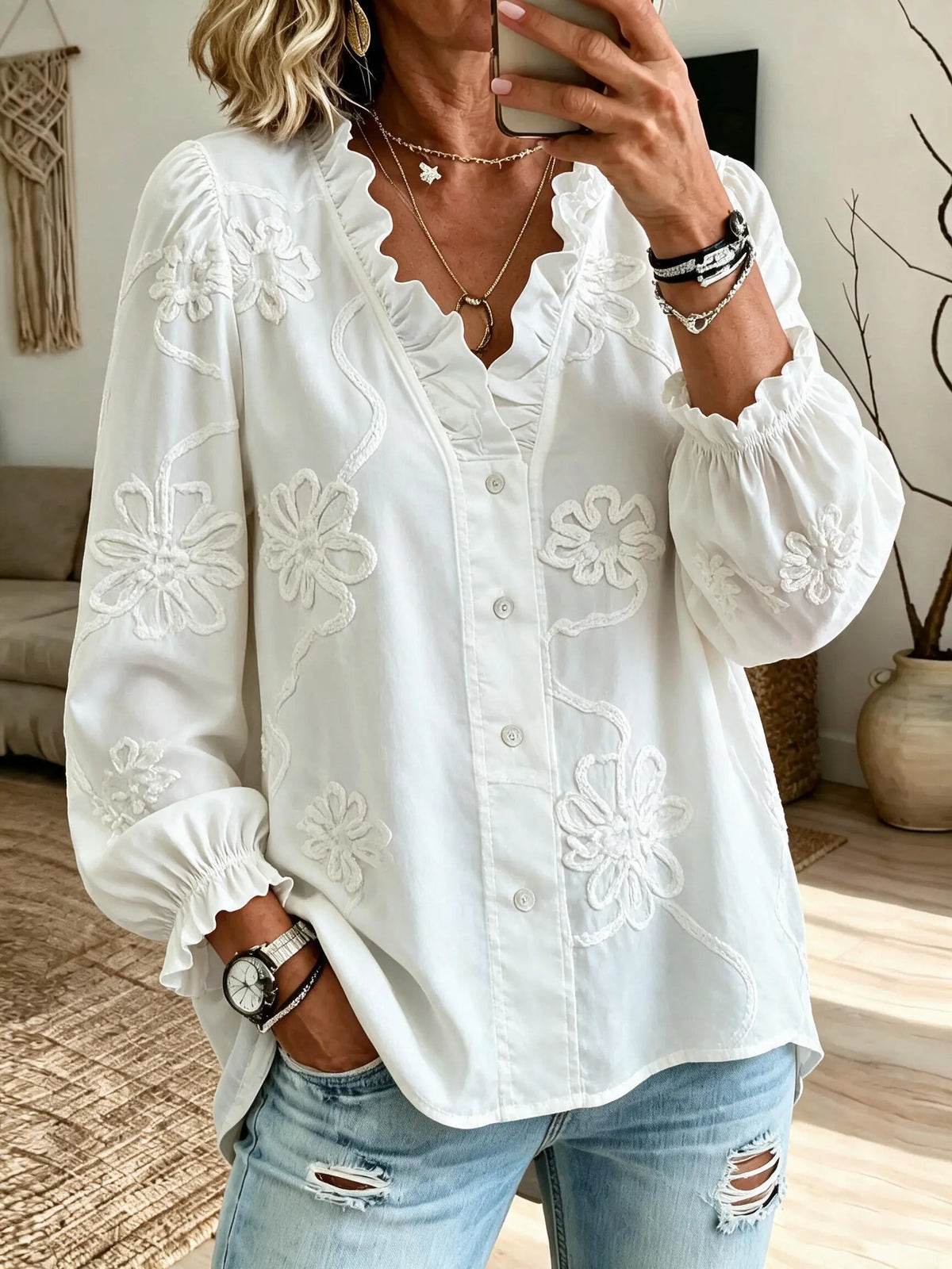 ISAURA | Camisa Blanca de Algodón con Bordados y Volantes