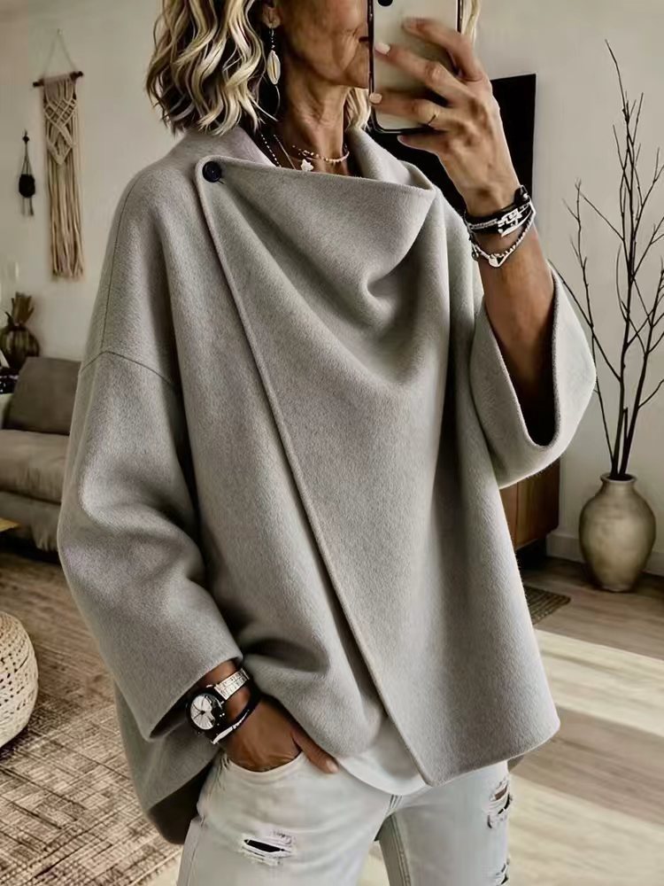GIMENA | Jersey Poncho Asimétrico con Cuello Drapeado y Botón