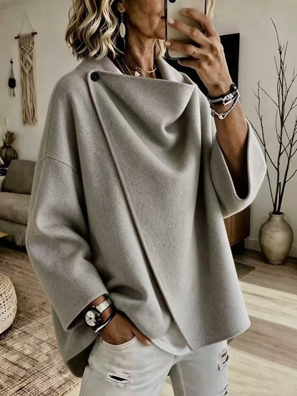 GIMENA | Jersey Poncho Asimétrico con Cuello Drapeado y Botón