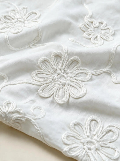 ISAURA | Camisa Blanca de Algodón con Bordados y Volantes