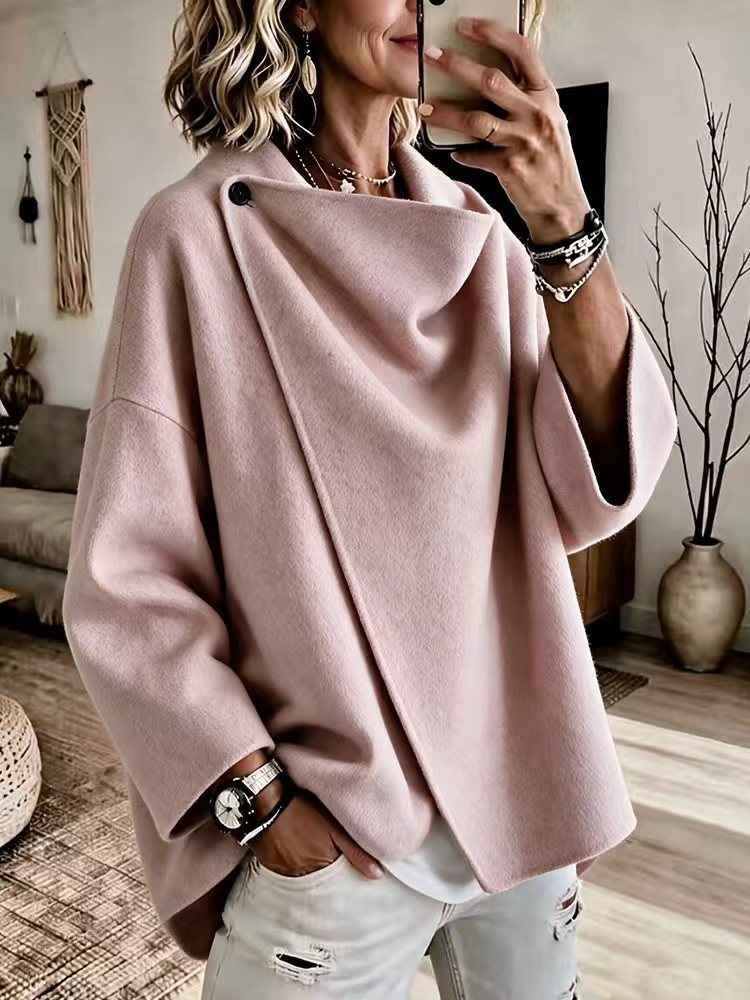 GIMENA | Jersey Poncho Asimétrico con Cuello Drapeado y Botón