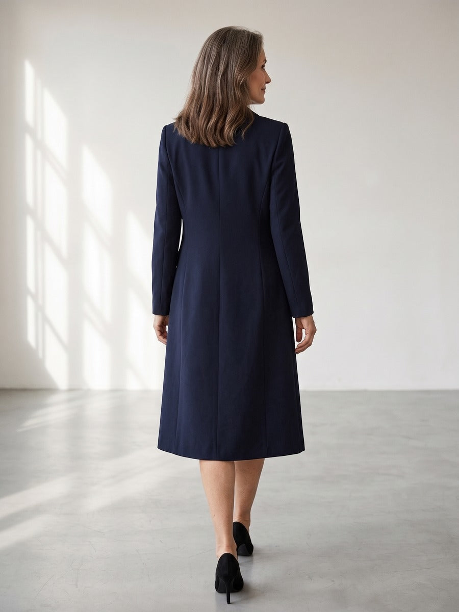 ZAIDA | Conjunto de Blazer Larga y Vestido sin Mangas con Botones Dorados