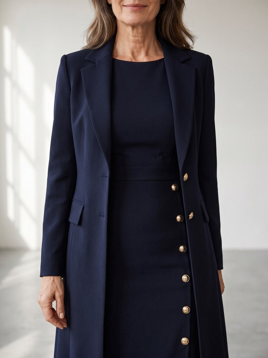 ZAIDA | Conjunto de Blazer Larga y Vestido sin Mangas con Botones Dorados