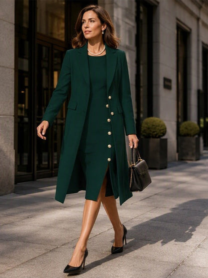 ZAIDA | Conjunto de Blazer Larga y Vestido sin Mangas con Botones Dorados