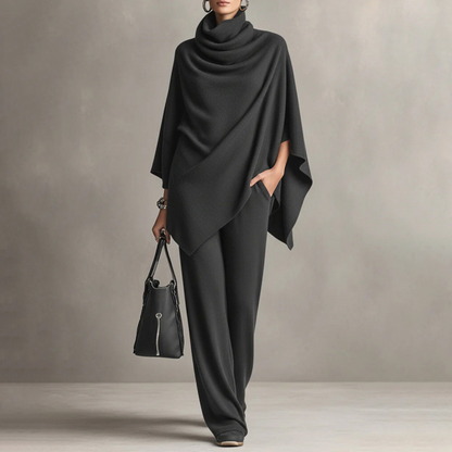 ADORACIÓN | Conjunto Capa con Cuello Drapeado y Pantalón Ancho, Gris Oscuro